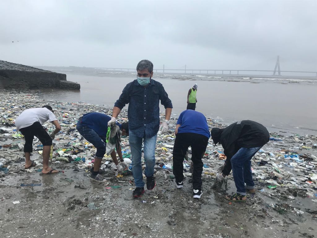 United Way Mumbai And Coca Cola India Join Hands To Organize Beach